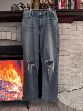 Hollister Women’s ultra high-rise Dad Jean 11 long tall.